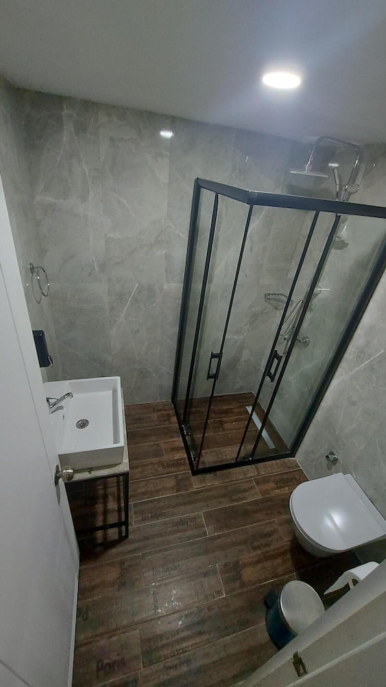 Family Triple Room thumbnail 5