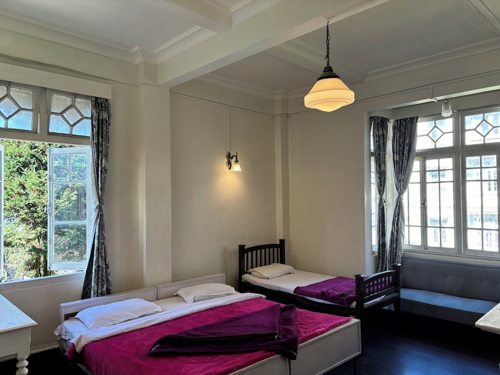 Deluxe Triple Room, City View