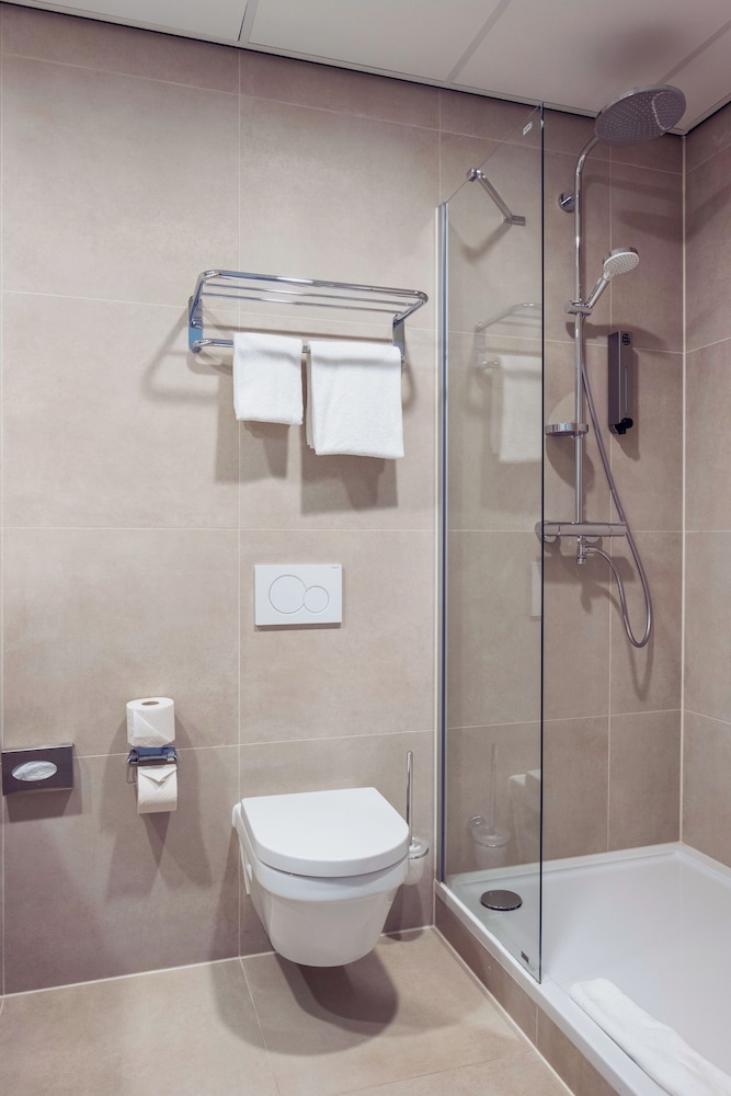 Standard Double Room - Photo 9