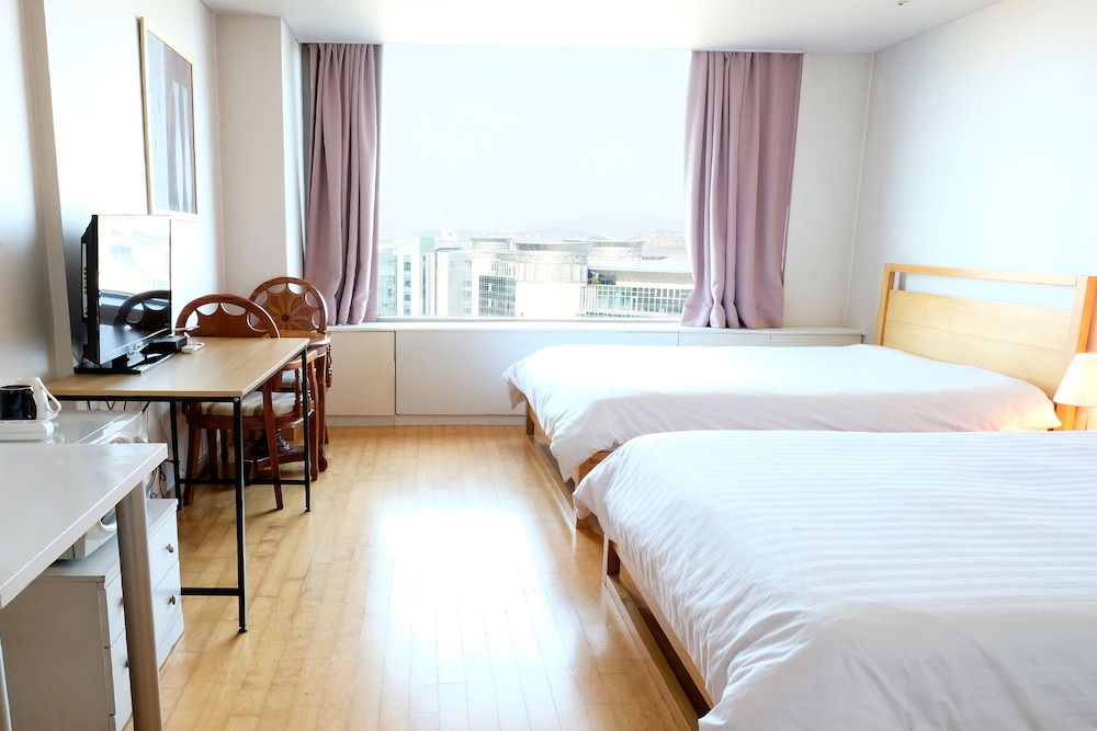 Twin Room (2Queen 150*200cm) photo 3