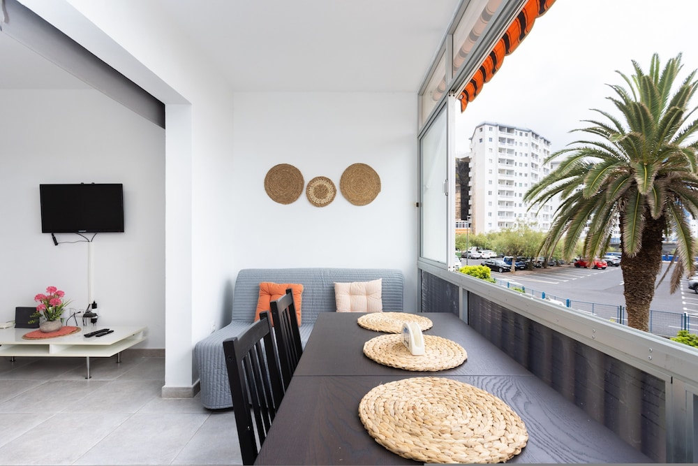Studio, Smoking