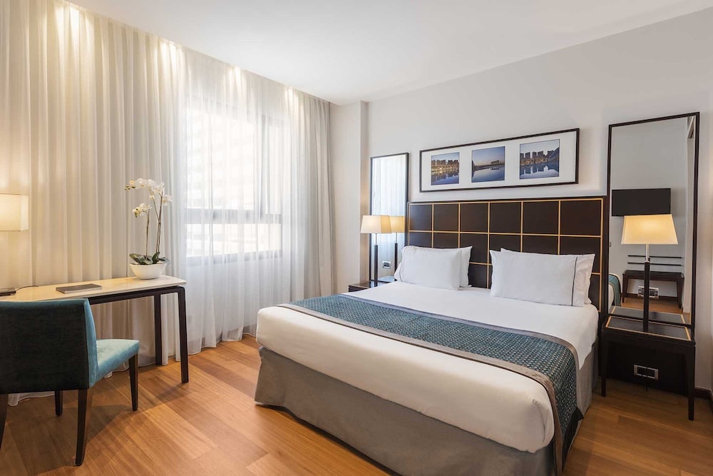 Superior Double Room, City View photo 2