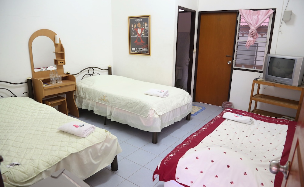 Triple Room, 3 Twin Beds photo 1