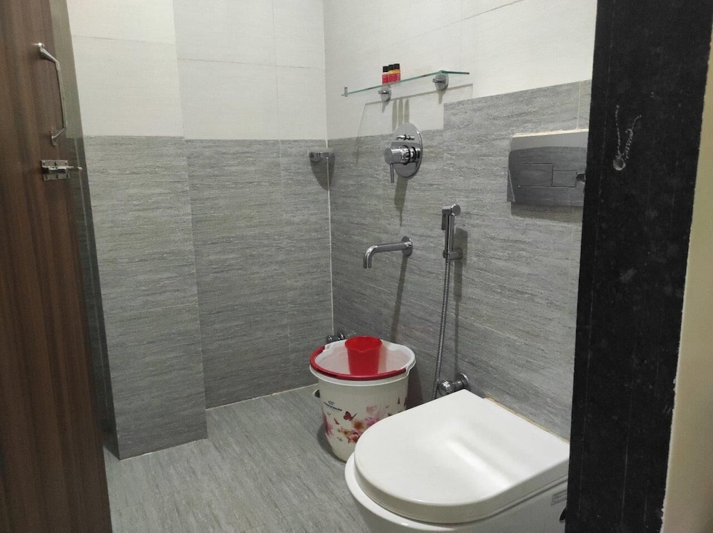 Standard Twin Room - Photo 2
