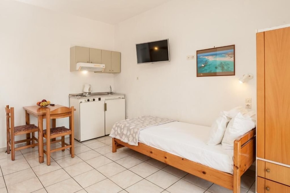 Basic Triple Room (For 3) photo 2