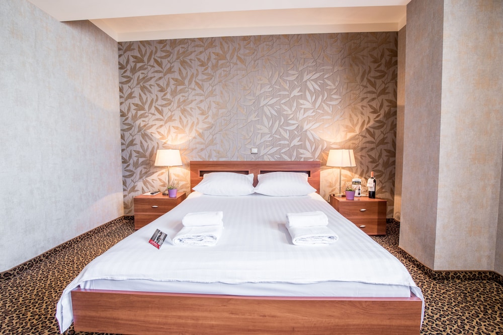 Standard Twin Room - Photo 3