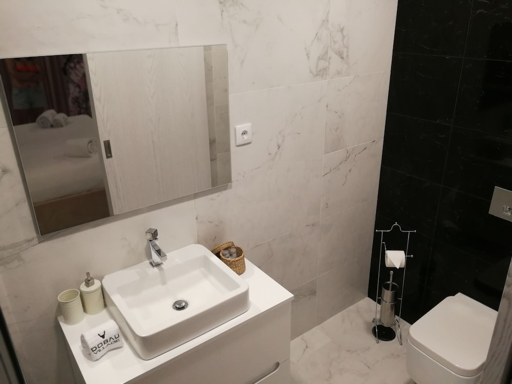 Double Room - Photo 10