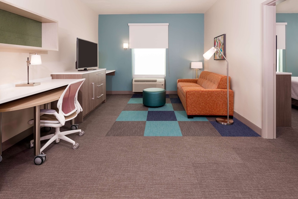 Suite, 1 King Bed, Accessible (Hearing)