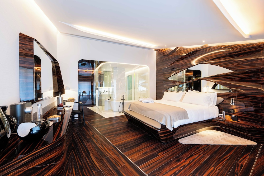 Premier Room