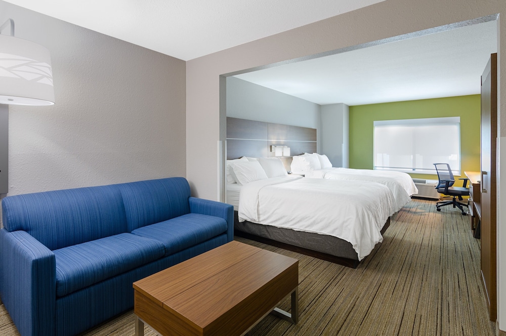 Suite, 2 Queen Beds - Photo 1