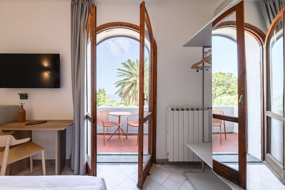 Superior Double Room, Non Smoking - Photo 4