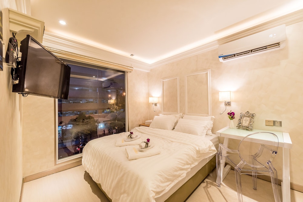 Deluxe Double Room (CJ 1) - Photo 1