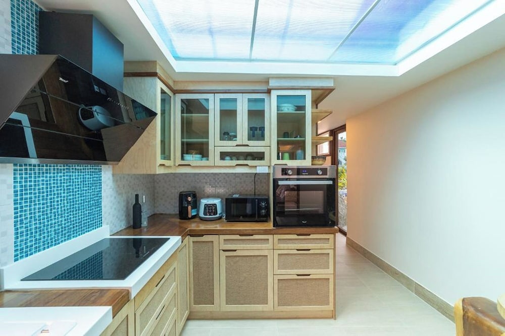 3 Bedroom Villa with Private Swimming Pool - Photo 8