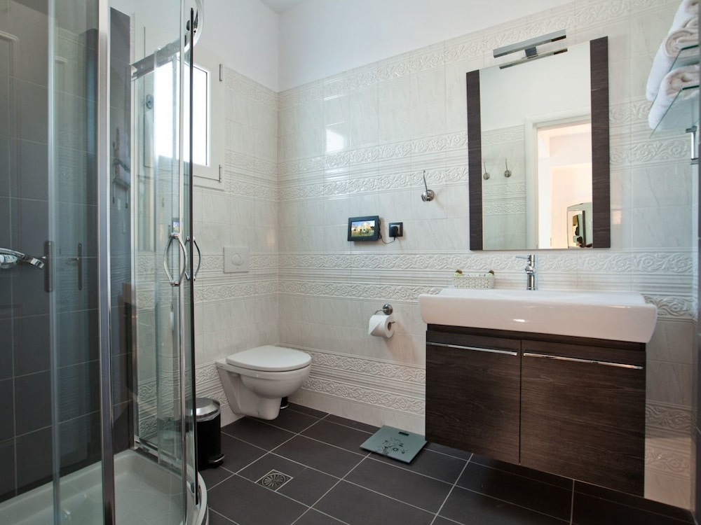 Junior Suite, Partial Sea View photo 3