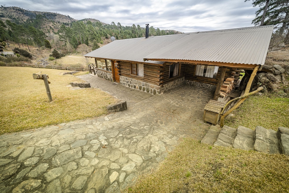 Family Cabin, 2 Bedrooms photo 3
