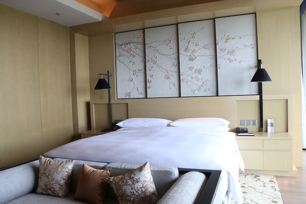 Suite, 1 Bedroom, Lake View