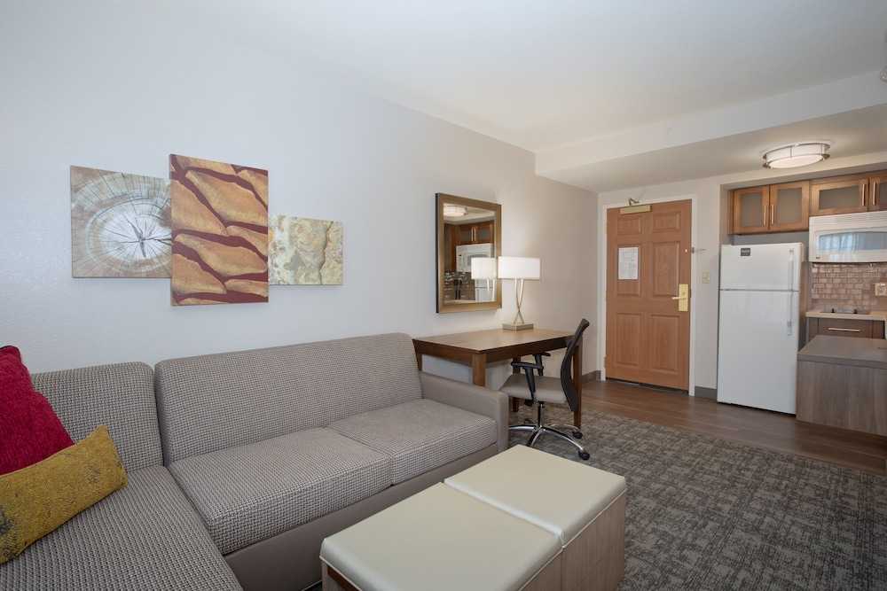 Studio Suite, 1 Queen Bed, Accessible, Kitchen (Communications) - Photo 8