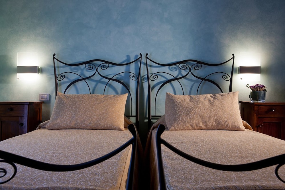 Classic Double Room Single Use photo 2