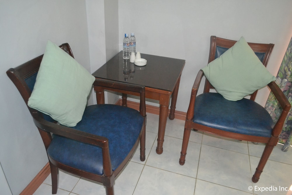 Grand Room, Smoking photo 3