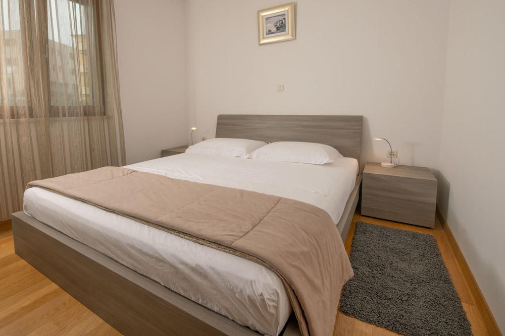 Comfort Apartment, 2 Bedrooms, Partial Sea View
