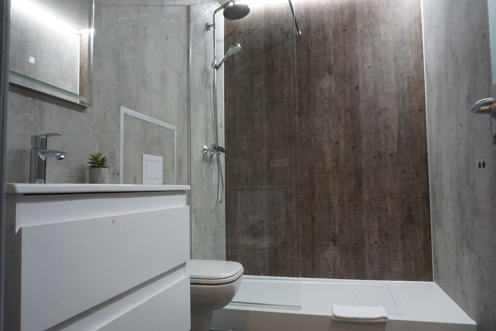 Superior Double or Twin Room - Photo 12