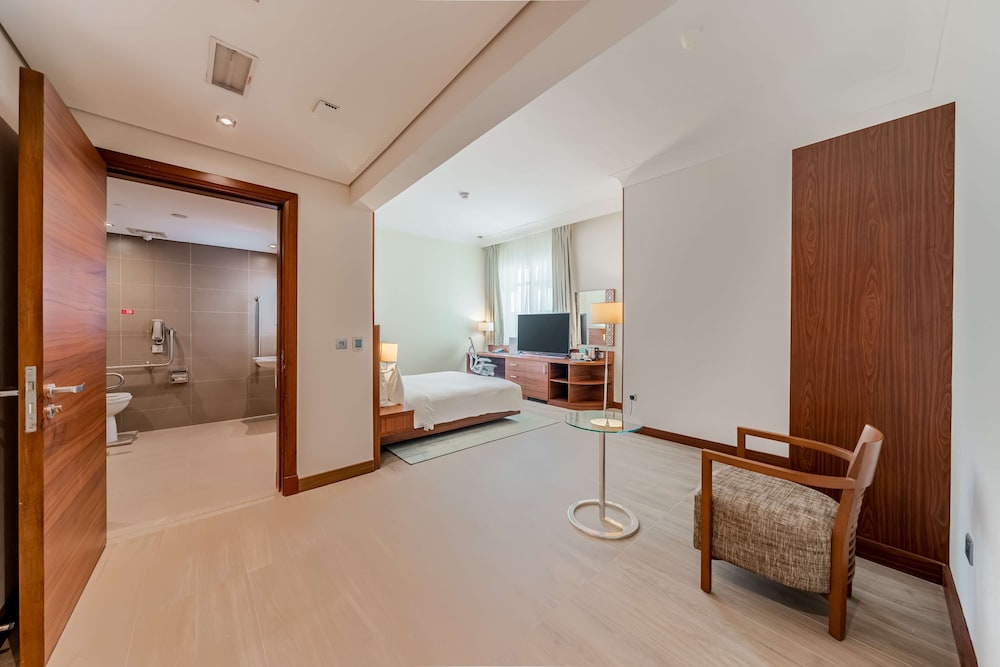 Room, 1 King Bed, Accessible photo 3