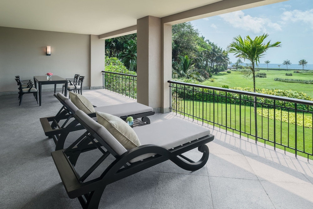 Suite, 1 Bedroom, Garden View (Balcony) photo