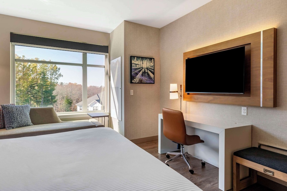 Room, 1 King Bed, Non Smoking - Photo 1