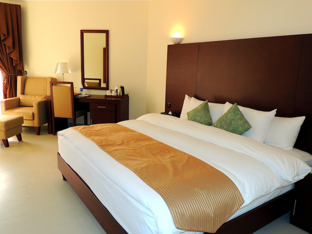 Superior Room, Partial Ocean View photo 2