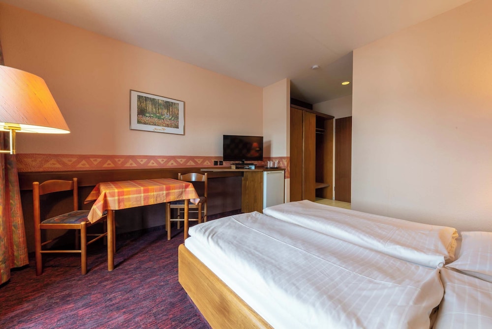 Basic Double Room, City View photo 1