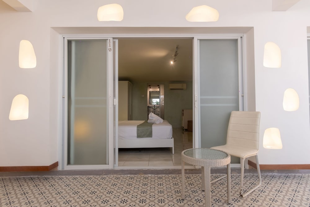 Deluxe Double Room, Pool View - Photo 2