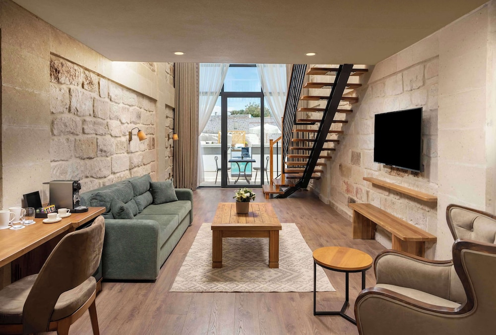 Suite Duplex With Terrace photo 3