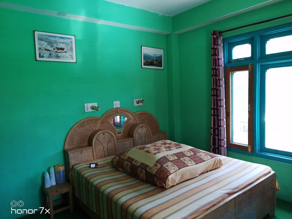 Cottage, 1 King Bed, Non Smoking, Hill View photo 1