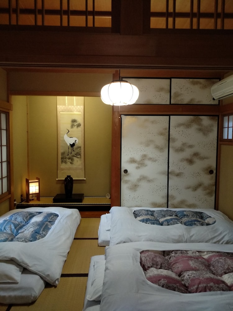 Japanese Style Room for 5 Guests