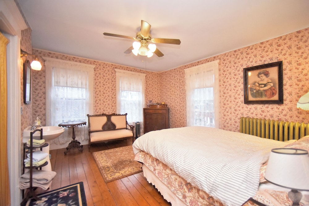 Rose Room photo 1
