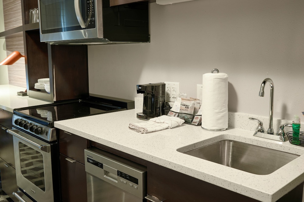 Suite, 1 Bedroom - Photo 5