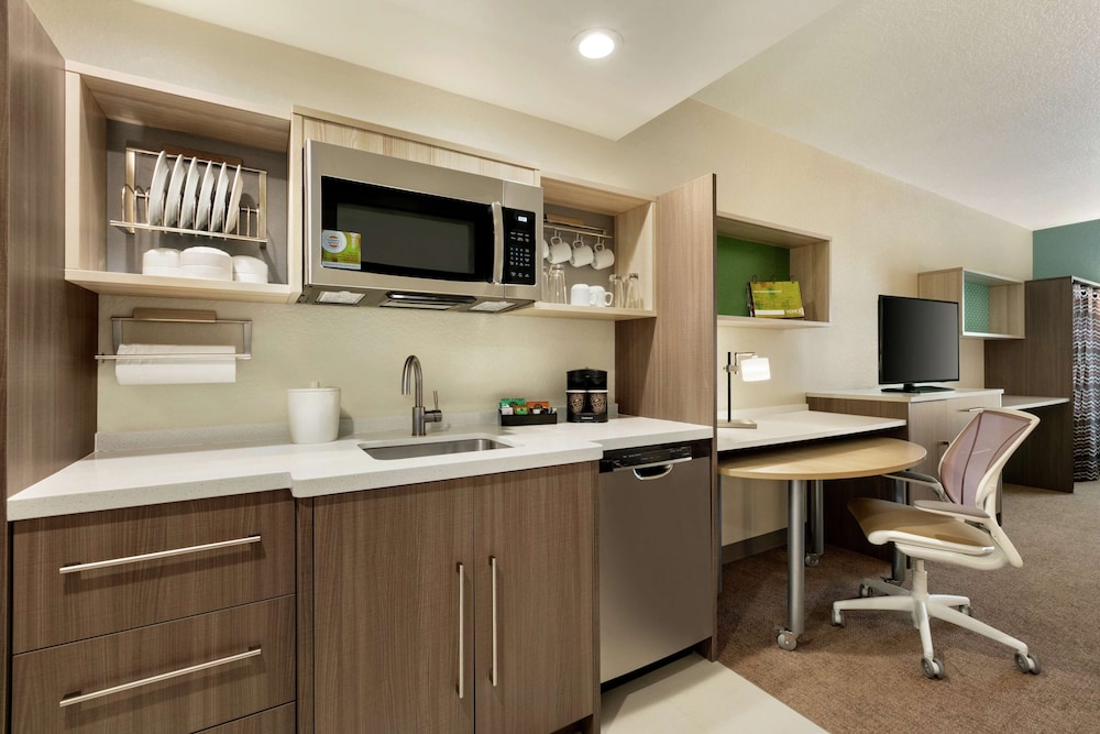 Suite, 1 King Bed, Accessible (Mobility & Hearing, Roll-in Shower)