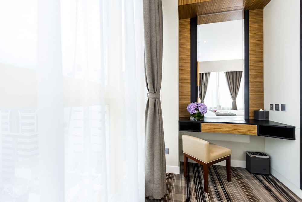 Premier Suite, City View photo 3