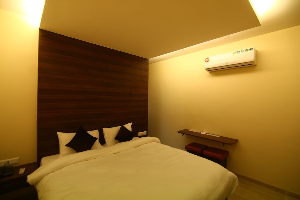Grand Room photo 2