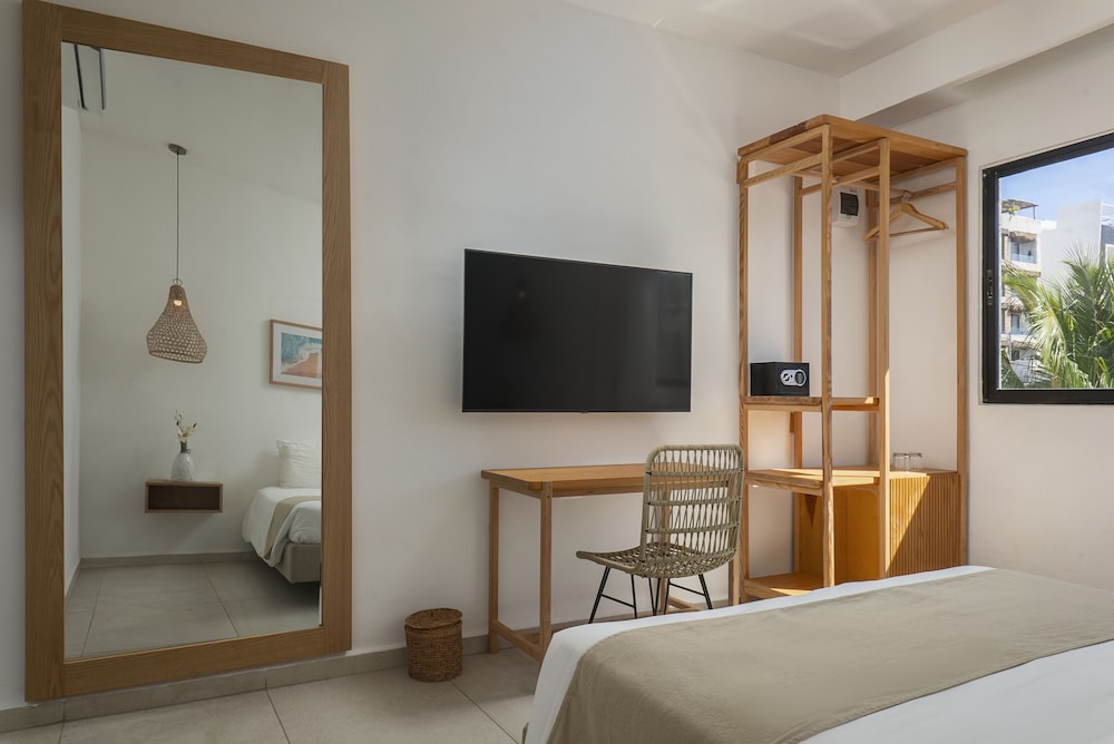 Deluxe Double Room, 1 Queen Bed - Photo 7