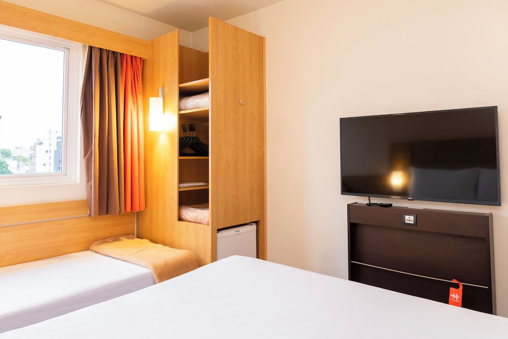 Standard Room, Multiple Beds photo 2