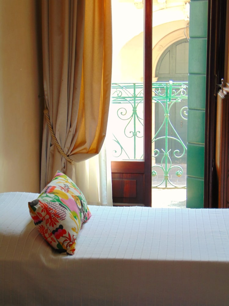 Triple Room with Shared Bathroom