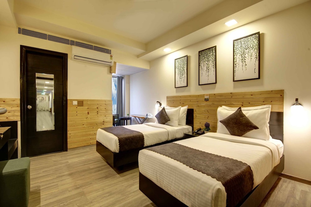 Twin Room - Photo 8