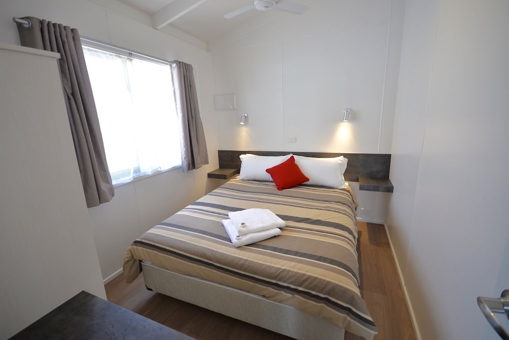 Executive Cabin, 2 Bedrooms, River View photo 2