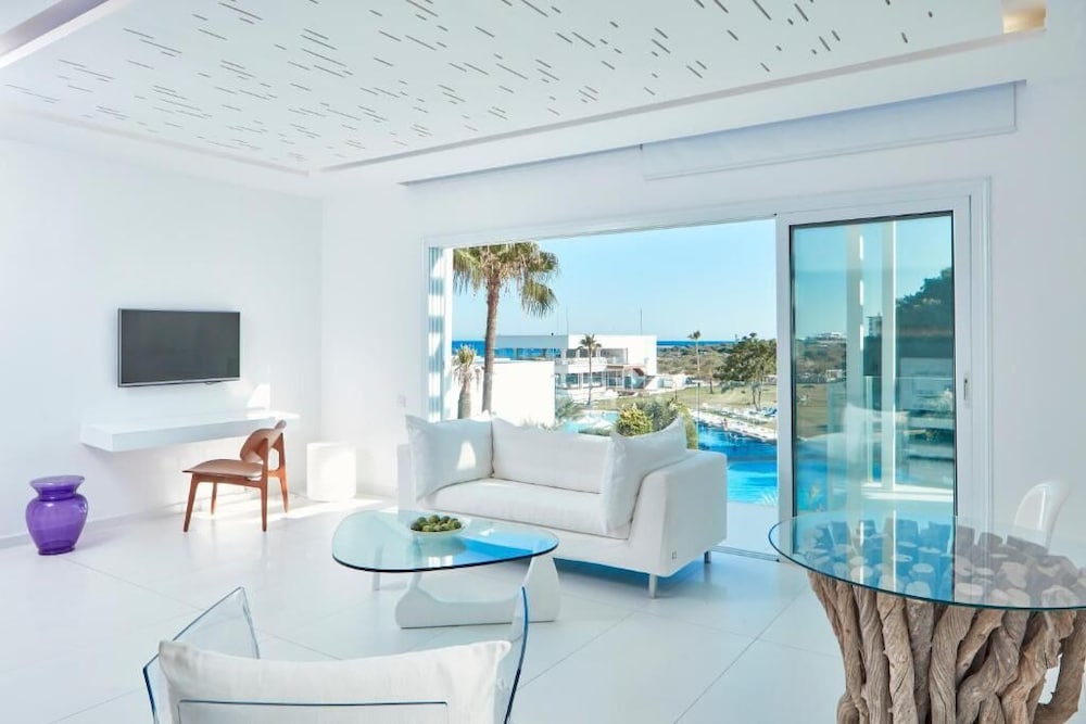 Diamond Penthouse Suite photo 1