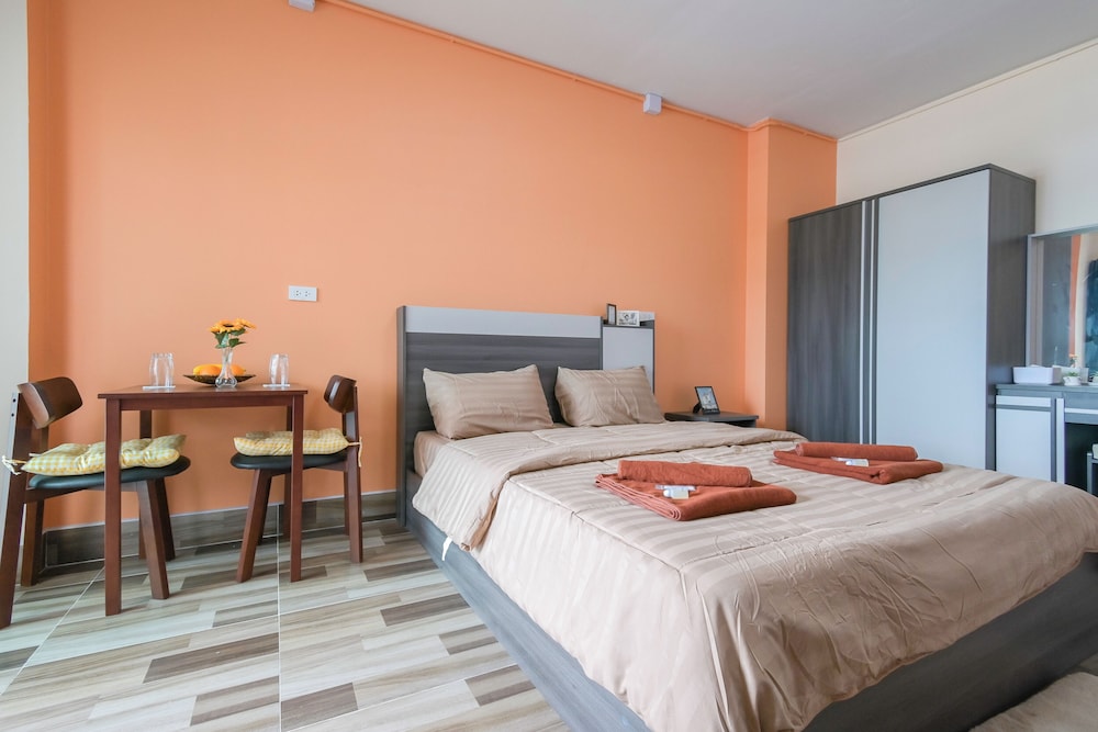 Deluxe Double Room - Photo 13