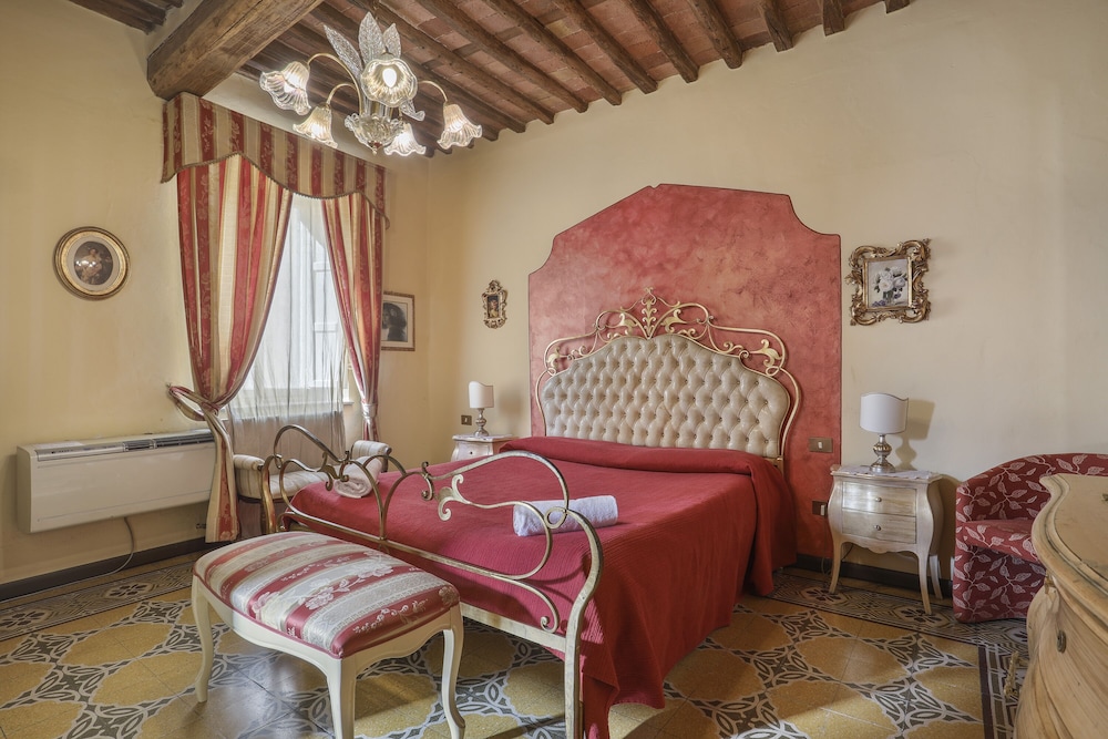 Suite photo 1