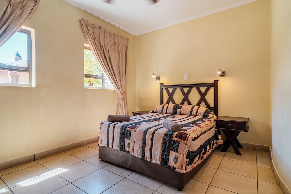 5 Sleeper House (Wheelchair accessible)