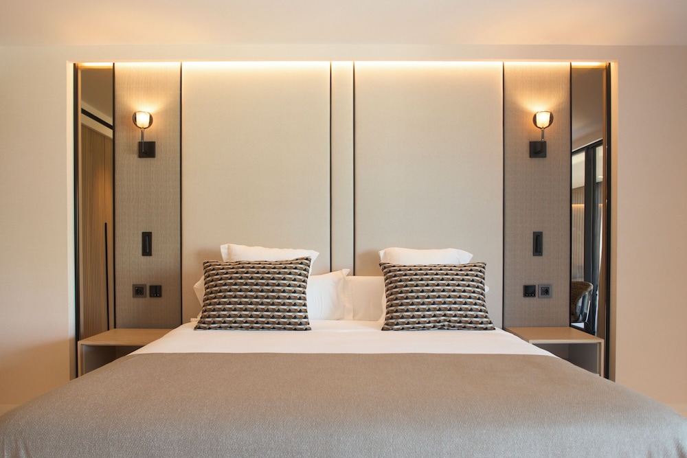 Superior Suite - Photo 2