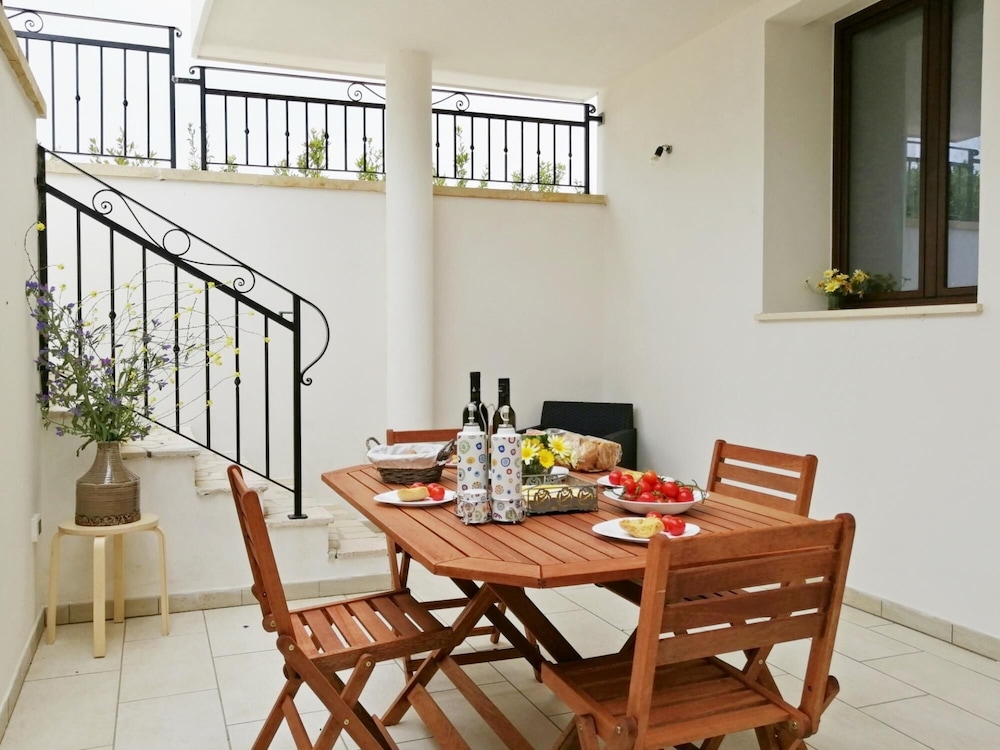 Villa, Smoking photo 3